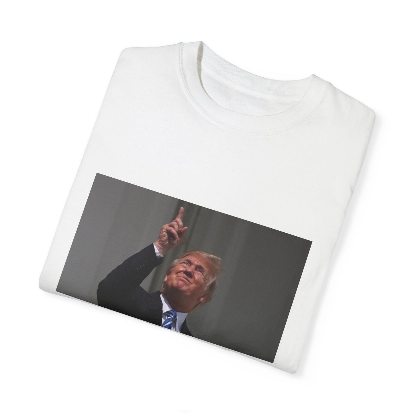 VoteMaxxing Signature Trump Tee This Guy "Pulls"